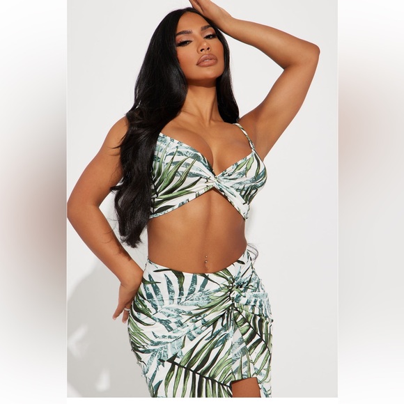 Tropical skirt set! Perfect summer outfit - Picture 2 of 3